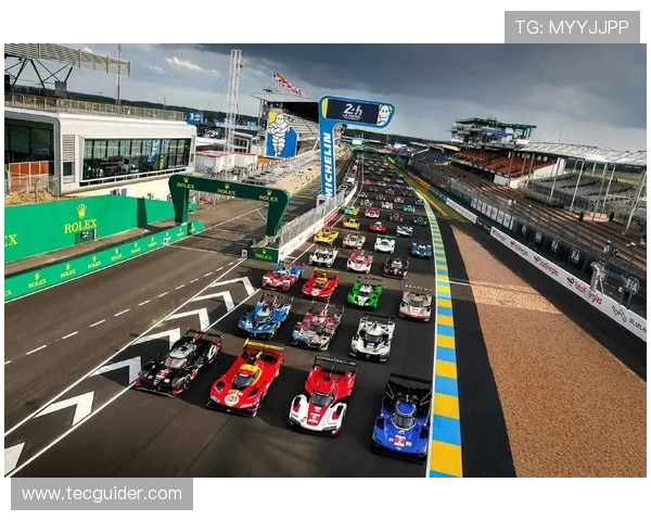 蒙特利尔法拉利车迷线上集结，为勒芒 83 号车组助威